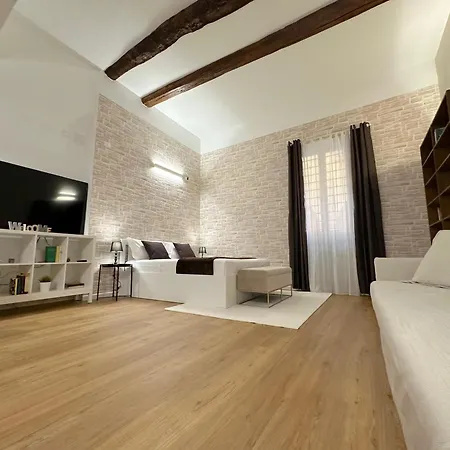 Senzanome Apartment